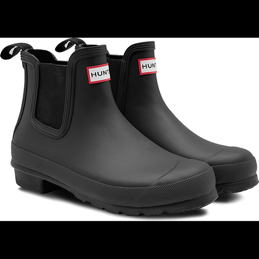 HUNTER Chelsea black rain boot! Size 8!